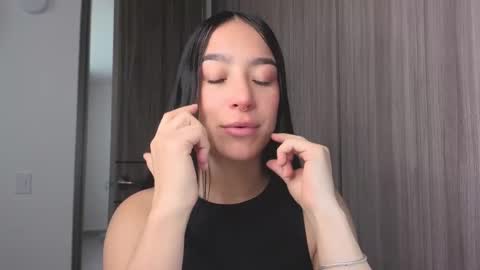 Snapshot of sophie_bbs chatting on September 16, 1:45 pm Sophie online show from September 16, 1:45 pm