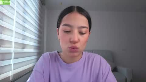 Snapshot of sophie_bbs chatting on October 15, 1:55 pm Sophie online show from October 15, 1:55 pm