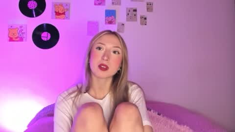 Sophie online show from February 6, 7:02 am