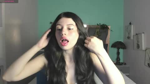 Snapshot of sophie_copers chatting on April 10, 1:27 pm S O P H I E online show from April 10, 1:27 pm