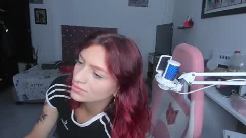 Snapshot of sophie_dolly_ chatting on June 14, 11:40 pm sophie doll online show from June 14, 11:40 pm