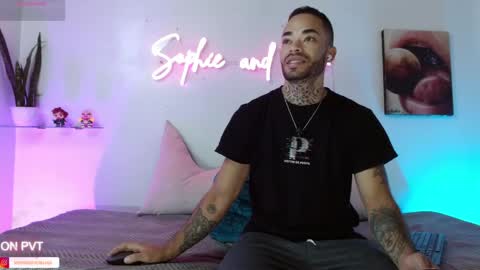 SOPHIE - FOXX online show from May 29, 12:03 pm