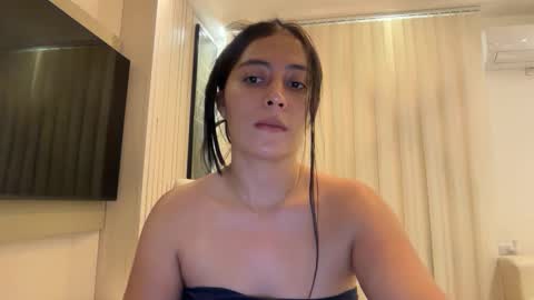 Snapshot of sophie_foxxx chatting on May 28, 4:10 am Sophie online show from May 28, 4:10 am