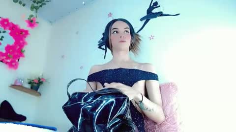 Snapshot of sophie_miaa chatting on January 4, 12:59 pm sophie_miaa online show from January 4, 12:59 pm