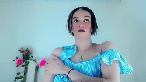 Snapshot of sophie_miaa chatting on January 25, 5:19 pm sophie_miaa online show from January 25, 5:19 pm