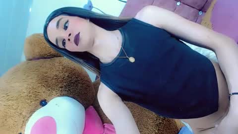 Snapshot of sophie_miaa chatting on February 1, 5:37 pm sophie_miaa online show from February 1, 5:37 pm