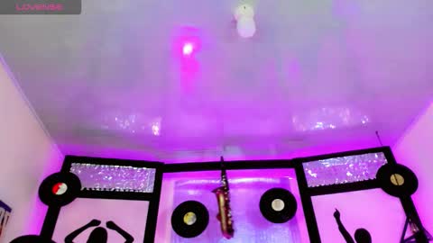 Snapshot of sophie_miaa chatting on September 15, 11:43 am sophie_miaa online show from September 15, 11:43 am