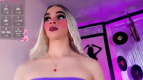 Snapshot of sophie_miaa chatting on October 10, 11:09 am sophie_miaa online show from October 10, 11:09 am