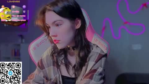 sophie_nomenal_ online show from March 1, 9:28 pm