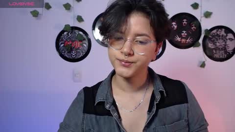 Snapshot of sophie_ross1 chatting on October 21, 12:55 am sophie_ross1 online show from October 21, 12:55 am