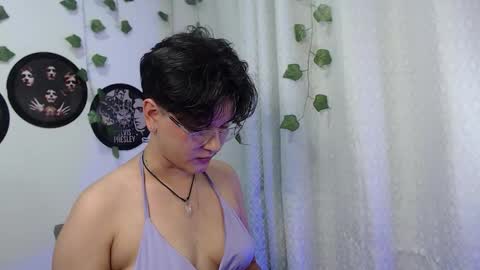 sophie_ross1 online show from November 28, 2:36 am