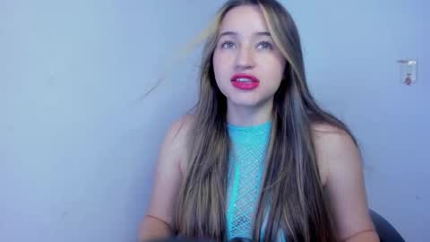 sophie_spencer1 online show from March 13, 2:51 am