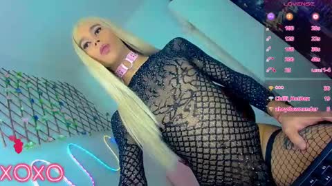 sophie_vall online show from September 10, 5:18 am