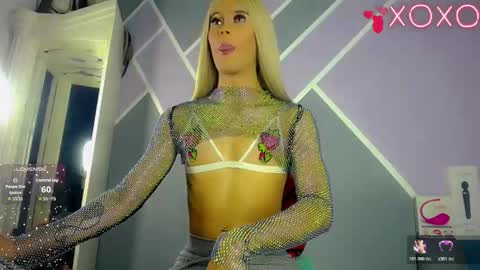 sophie_vall online show from October 21, 6:14 am