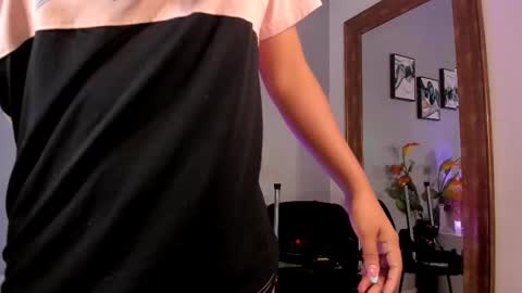 sophie_w1 online show from December 5, 12:36 pm