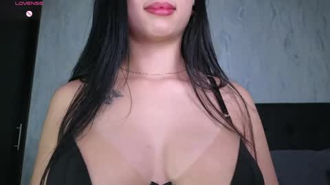  Sophie  online show from April 11, 1:32 am