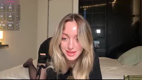 sophiebelll online show from November 24, 1:44 pm