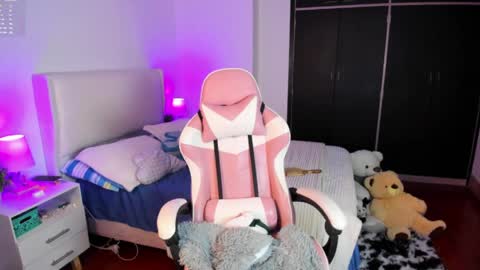    online show from March 31, 8:26 am