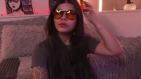 Sophiee  online show from April 10, 10:20 am