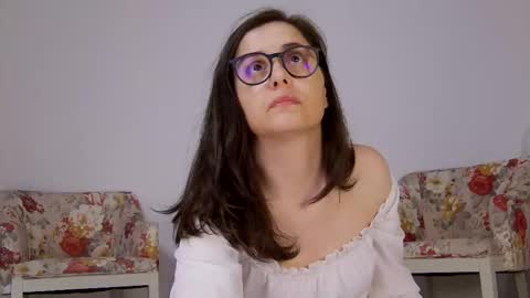 Sophie Rain online show from October 1, 5:30 pm