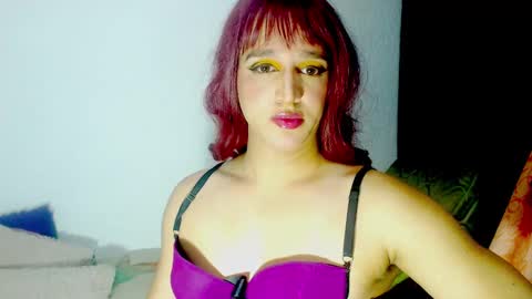 sophiehillsxo online show from March 6, 8:08 am