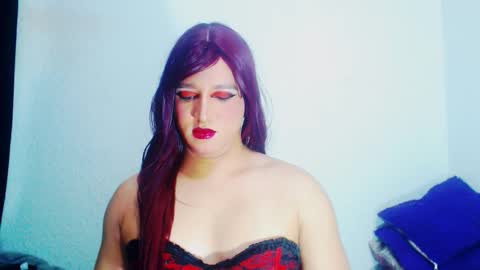 sophiehillsxo online show from December 5, 2:20 am