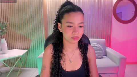 Sophie Houston online show from October 7, 4:20 am