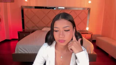 Sophie Houston online show from March 3, 4:07 am