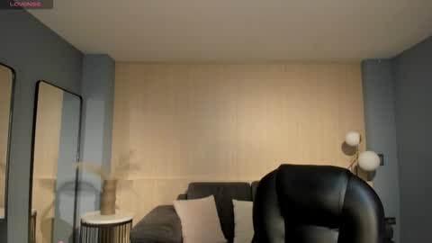 Snapshot of sophielanne chatting on January 18, 11:08 pm Sophie online show from January 18, 11:08 pm