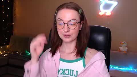 sophieleroux online show from February 23, 7:06 am