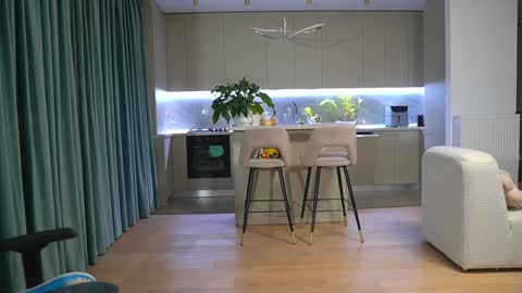       online show from October 28, 5:15 pm