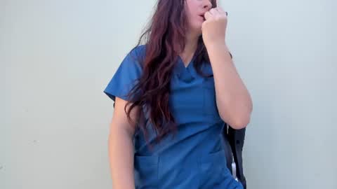 Snapshot of sophieturner_mg chatting on June 18, 7:07 pm sophieturner_mg online show from June 18, 7:07 pm