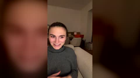 Snapshot of sophiiastarrr chatting on January 8, 6:43 pm SophiaStar online show from January 8, 6:43 pm