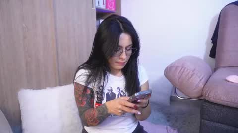 Sophiie online show from December 18, 8:59 pm