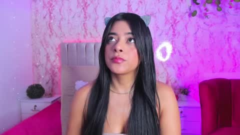 Snapshot of sophiiewilson chatting on February 6, 2:00 am Sophie Wilson online show from February 6, 2:00 am