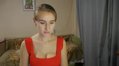 Snapshot of sophilorens chatting on January 2, 3:19 pm Sophi online show from January 2, 3:19 pm