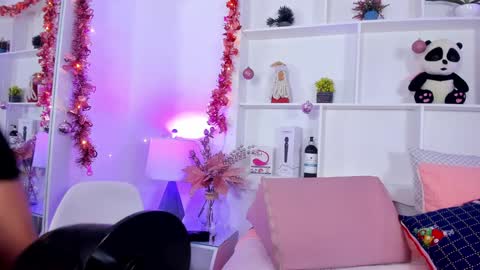 Snapshot of sophyruiz_ chatting on December 5, 2:09 am Sophy online show from December 5, 2:09 am