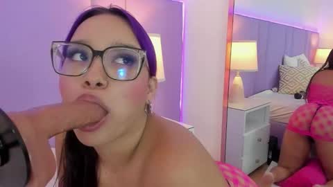 Snapshot of sophyruiz_ chatting on September 17, 12:07 pm Sophy online show from September 17, 12:07 pm