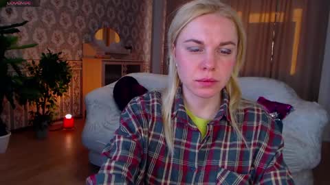 Lisa online show from April 5, 1:36 am