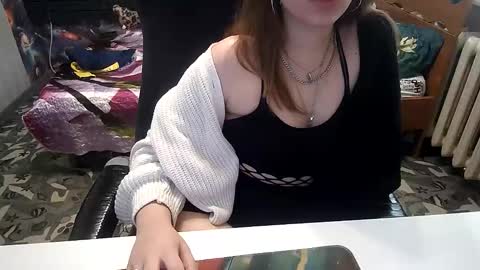Snapshot of soulgirl007 chatting on June 10, 4:56 am SoulGirl online show from June 10, 4:56 am