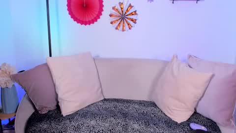 Soul Aura online show from September 21, 7:04 pm