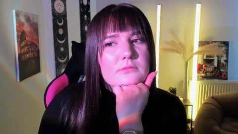 Snapshot of sour_cherry_ chatting on May 2, 11:59 am Jennie online show from May 2, 11:59 am