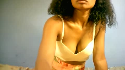 Snapshot of sourayaa chatting on February 14, 12:02 pm sourayaa online show from February 14, 12:02 pm