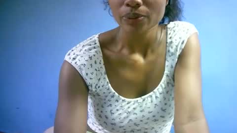 sourayaa online show from April 8, 11:54 am