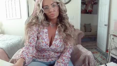 Snapshot of southernbarbii chatting on February 20, 5:07 pm Your Barbii online show from February 20, 5:07 pm