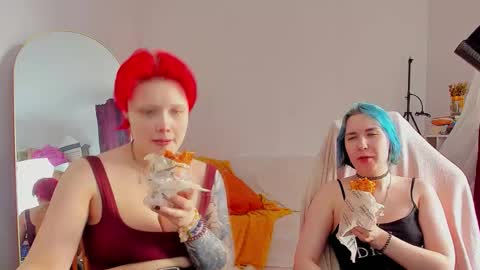 Leah online show from March 3, 8:09 am