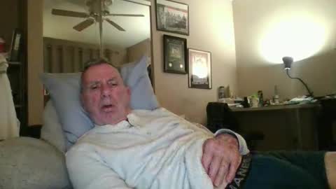 Snapshot of sox1957 chatting on February 5, 9:03 am sox1957 online show from February 5, 9:03 am