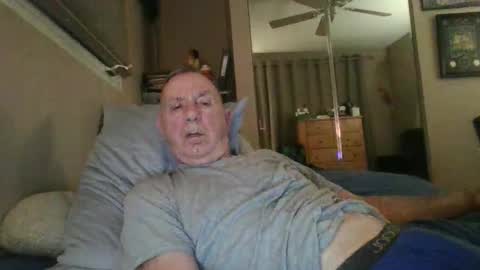 Snapshot of sox1957 chatting on February 15, 11:19 am sox1957 online show from February 15, 11:19 am