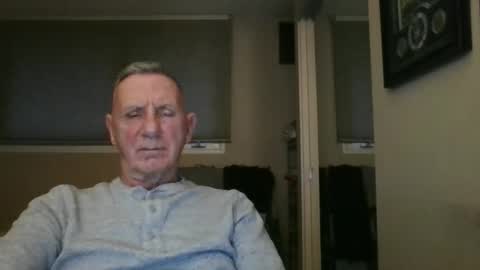 Snapshot of sox1957 chatting on February 19, 10:28 pm sox1957 online show from February 19, 10:28 pm