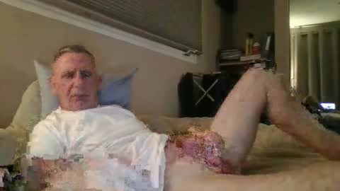 Snapshot of sox1957 chatting on February 22, 12:01 am sox1957 online show from February 22, 12:01 am